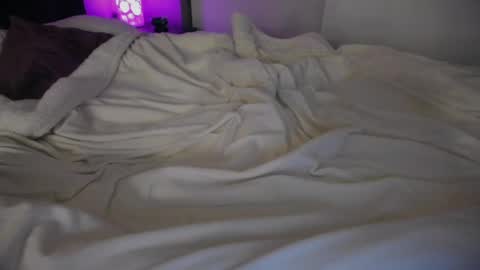 Snapshot of badgrljade chatting on May 2026 04:20:02 AM Jade online show from May 2026 04:20:02 AM