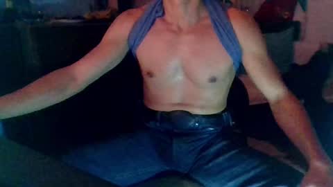 Snapshot of badhombremx chatting on February 2025 06:14:02 AM Mexican livin Off the Wall online show from February 2025 06:14:02 AM