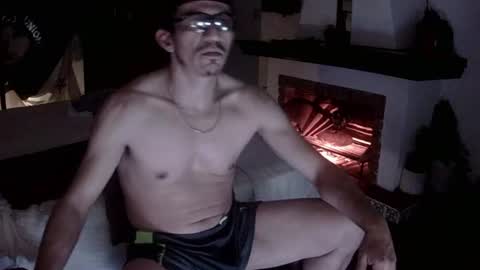 Snapshot of badhombremx chatting on June 2026 08:46:02 AM Mexican livin Off the Wall online show from June 2026 08:46:02 AM