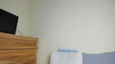 Snapshot of badmodel_ chatting on January 2025 02:30:02 PM Name online show from January 2025 02:30:02 PM