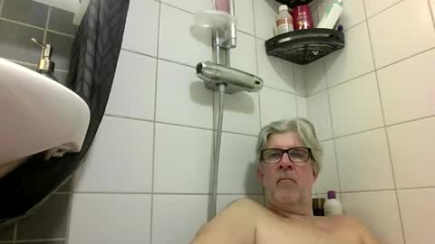 Snapshot of baggelina75 chatting on April 2026 04:50:02 PM baggelina75 online show from April 2026 04:50:02 PM