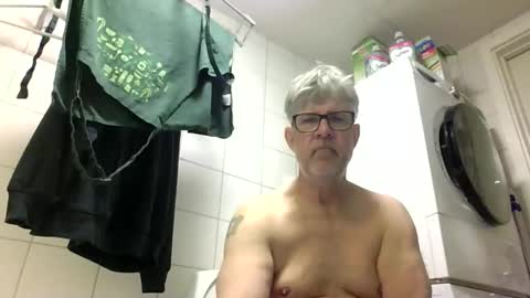 Snapshot of baggelina75 chatting on May 2026 07:58:02 AM baggelina75 online show from May 2026 07:58:02 AM