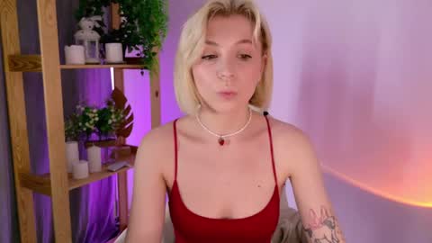 Snapshot of balerinacappuccino_ chatting on April 2026 09:52:01 AM Elly online show from April 2026 09:52:01 AM