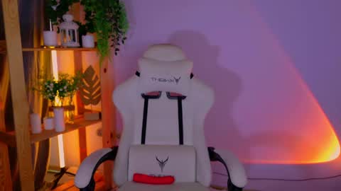 Snapshot of balerinacappuccino_ chatting on May 2026 10:20:01 AM Elly online show from May 2026 10:20:01 AM