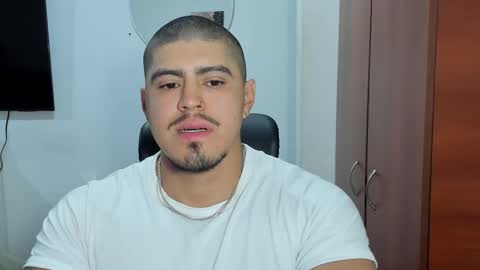 Andres -  online show from November 2025 09:42:02 AM