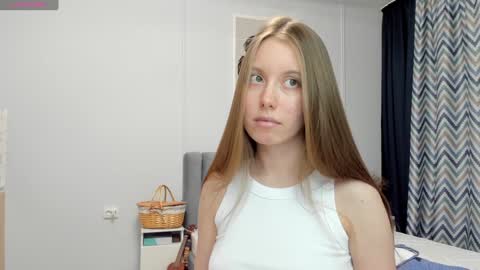 Kira online show from December 2024 04:22:01 AM