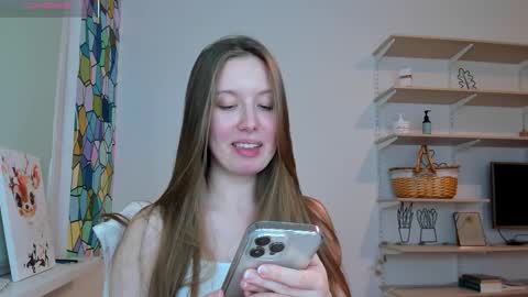 Kira online show from October 2025 08:44:01 PM