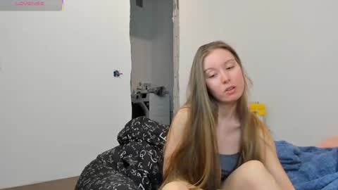 Snapshot of bam_bi chatting on April 2026 06:02:01 PM Kira online show from April 2026 06:02:01 PM