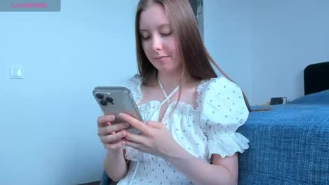 Snapshot of bam_bi chatting on May 2026 01:17:02 PM Kira online show from May 2026 01:17:02 PM
