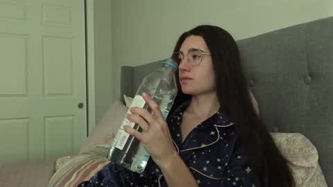 bambifarrina online show from November 2025 09:21:02 PM