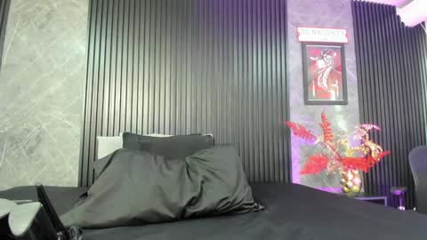 Snapshot of bambiiqueen chatting on December 2024 01:11:02 PM Bambi online show from December 2024 01:11:02 PM