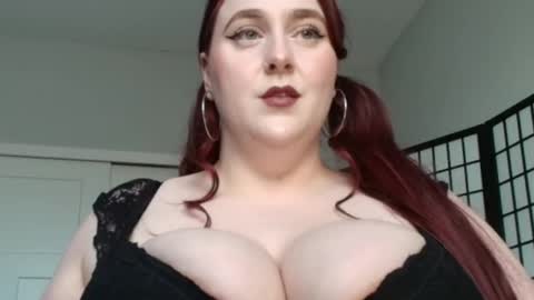 bambixxlynn online show from April 2026 11:00:02 PM
