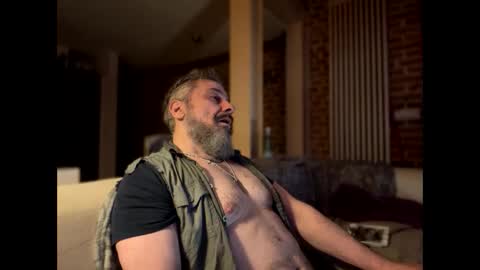 Snapshot of barba71 chatting on January 2025 07:44:02 PM Military man 69 online show from January 2025 07:44:02 PM