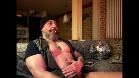 Snapshot of barba71 chatting on February 2025 08:31:01 PM Military man 69 online show from February 2025 08:31:01 PM