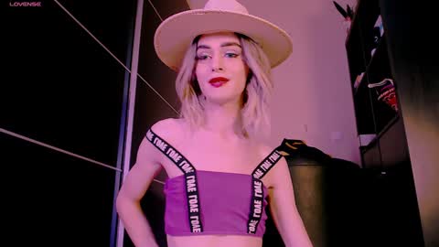 Barbara Blossom online show from December 2024 12:00:02 PM