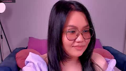 Barbie Kim online show from December 2025 04:41:02 AM