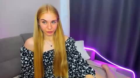 BarbaraChic online show from June 2026 02:04:01 PM