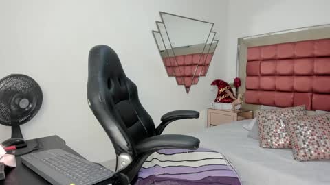 Barbara  online show from December 2024 06:10:01 PM