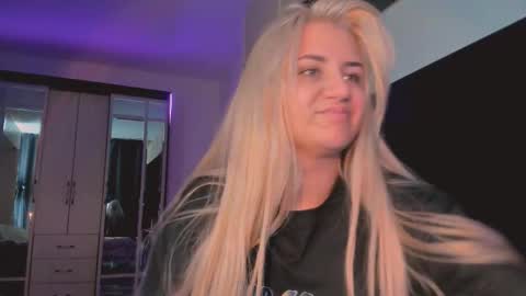 Snapshot of barbarasiren chatting on October 2025 04:06:02 PM barbarasiren online show from October 2025 04:06:02 PM