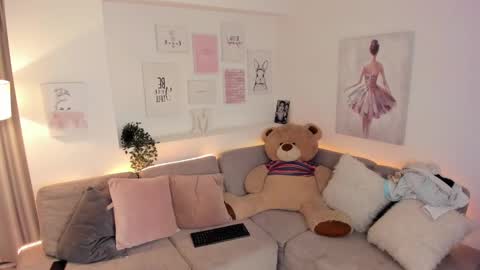 Barbara online show from March 2025 10:33:02 AM