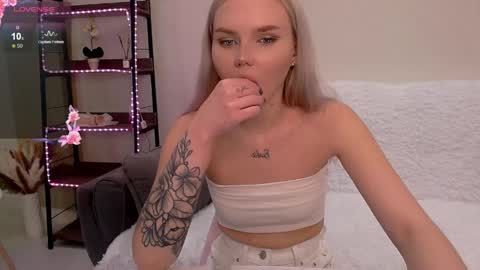 Lilli 3 online show from March 2026 06:47:02 AM