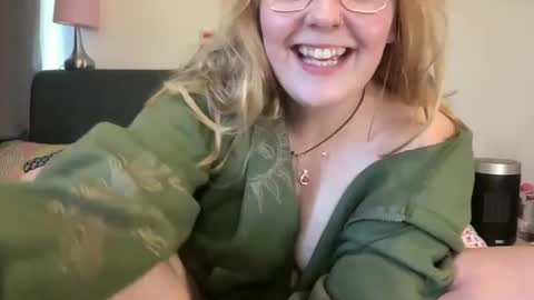 Snapshot of barbiegirl966 chatting on January 2025 10:19:01 AM barbiegirl966 online show from January 2025 10:19:01 AM