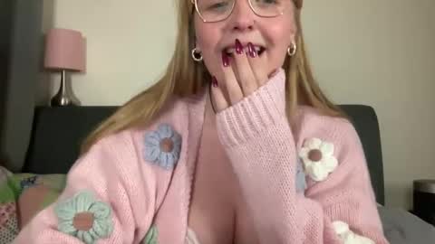 Snapshot of barbiegirl966 chatting on February 2025 09:26:02 PM barbiegirl966 online show from February 2025 09:26:02 PM