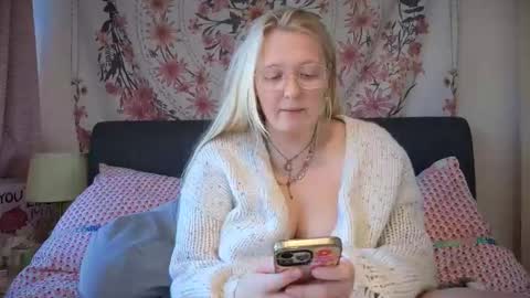 Snapshot of barbiegirl966 chatting on September 2025 08:47:01 AM barbiegirl966 online show from September 2025 08:47:01 AM