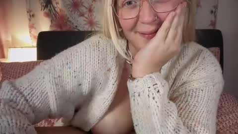 Snapshot of barbiegirl966 chatting on September 2025 08:53:02 PM barbiegirl966 online show from September 2025 08:53:02 PM