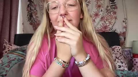 Snapshot of barbiegirl966 chatting on October 2025 09:29:01 AM barbiegirl966 online show from October 2025 09:29:01 AM