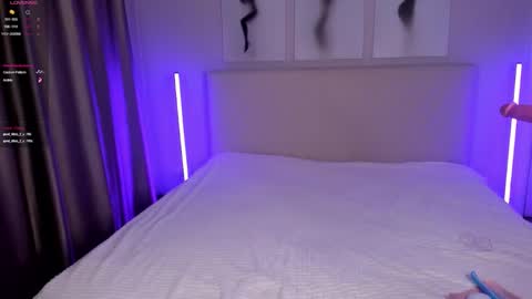  Emma online show from November 2025 08:11:02 PM