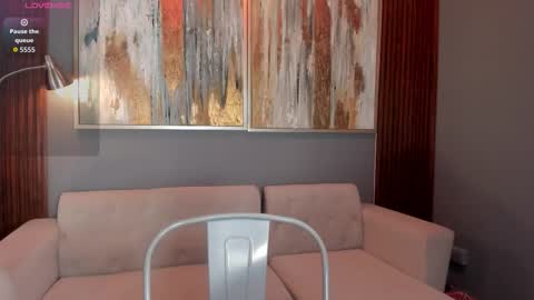 Luna online show from November 2025 12:49:01 PM