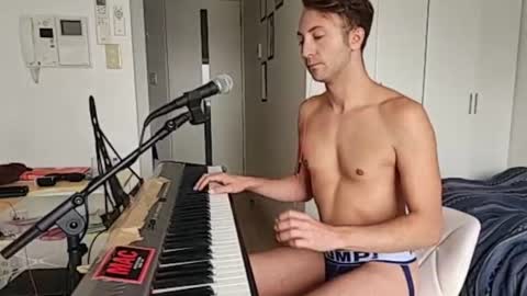 Snapshot of barebritpianist chatting on October 2025 05:51:02 AM BareBritPianist online show from October 2025 05:51:02 AM