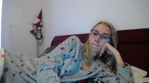 Snapshot of barelylegalblondy chatting on January 2025 11:11:01 AM Lena online show from January 2025 11:11:01 AM