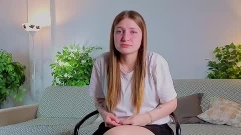 Elise online show from November 2025 01:29:01 AM