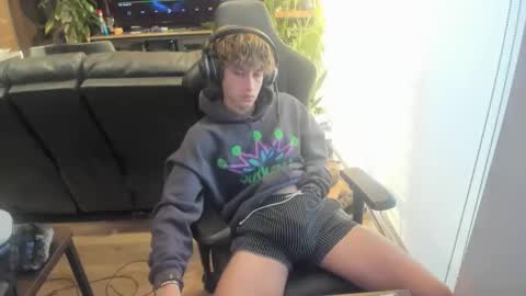 Snapshot of bashful4200 chatting on February 2026 11:36:02 PM ryan online show from February 2026 11:36:02 PM