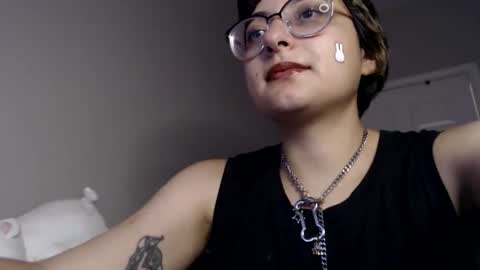 Snapshot of basilbbb chatting on May 2026 12:48:02 AM basil online show from May 2026 12:48:02 AM