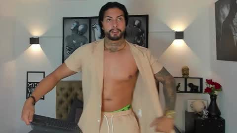 bastian_jones1 online show from October 2025 01:37:02 AM