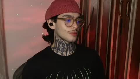 Snapshot of bastiel_ chatting on June 2026 02:25:05 AM Bastiel online show from June 2026 02:25:05 AM