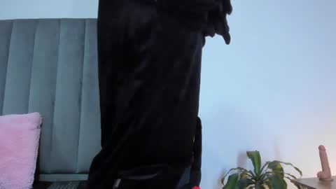    online show from January 2025 02:33:02 PM