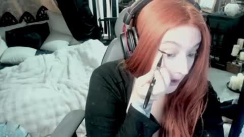 Snapshot of batstarial chatting on December 2025 06:33:02 AM Audrey online show from December 2025 06:33:02 AM