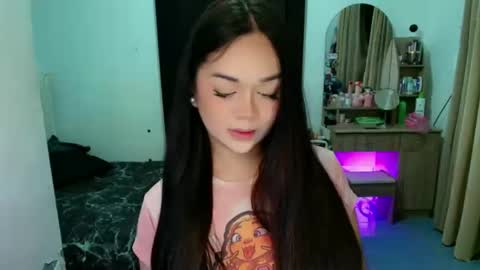 Angel online show from May 2026 01:11:01 AM