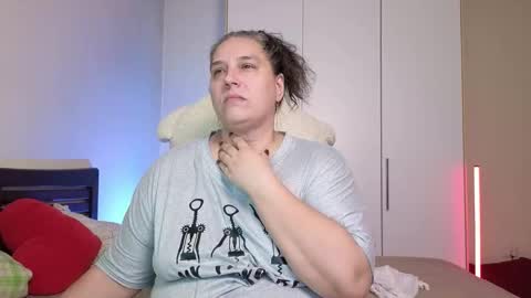 Love online show from September 2025 08:01:02 PM