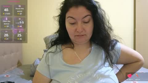 Snapshot of bbw_milf_4u chatting on February 2025 06:42:02 PM Emma online show from February 2025 06:42:02 PM