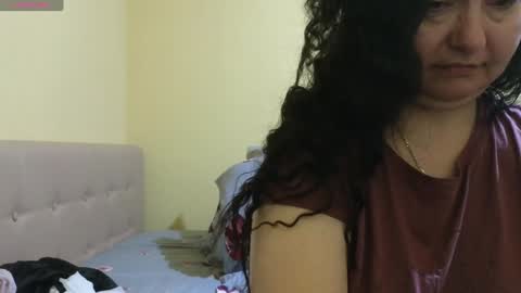 Snapshot of bbw_milf_4u chatting on February 2025 06:40:01 AM Emma online show from February 2025 06:40:01 AM