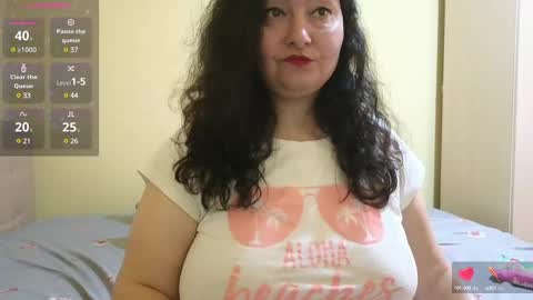 Snapshot of bbw_milf_4u chatting on February 2025 10:37:02 AM Emma online show from February 2025 10:37:02 AM