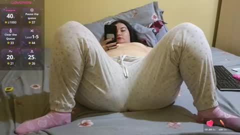 Snapshot of bbw_milf_4u chatting on February 2025 01:40:02 PM Emma online show from February 2025 01:40:02 PM