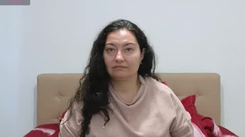 Snapshot of bbw_milf_4u chatting on September 2025 05:43:02 AM Emma online show from September 2025 05:43:02 AM