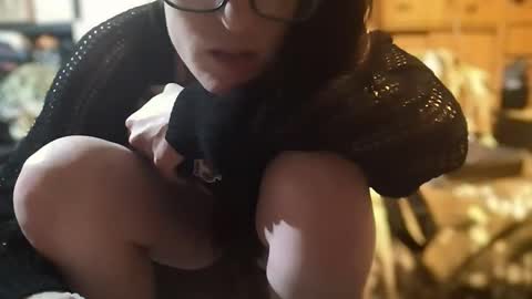 bbybratty94 online show from May 2026 11:25:01 AM