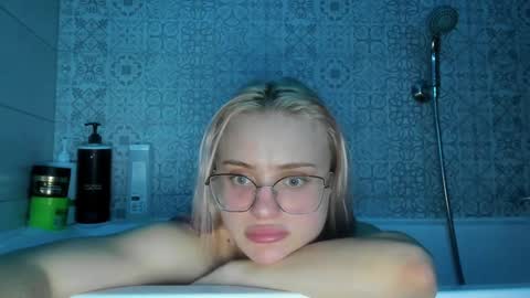 Summer BABY online show from December 2024 08:03:02 PM